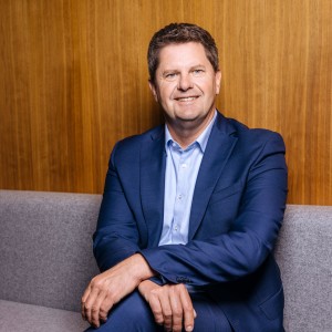 Peter Rüth ist seit dem 1. April 2020 Mitglied der Geschäftsführung der Amprion GmbH. Als Chief Financial Officer (CFO) verantwortet er die Aufgabengebiete Finanzen, Controlling, Beteiligungsmanagement, Rechnungswesen, Steuern, Versicherungen, Regulierungsmanagement und Einkauf.