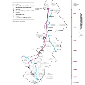 Die Karte zeigt den geplanten Trassenverlauf der etwa 300 Kilometer langen Erdkabeltrasse von Emden nach Meerbusch (Osterath), aufgeteilt in Landkreise/Kreise und Planfeststellungsabschnitte. Links unten befindet sich eine Legende, die Symbole für A-Nord, Ultranet, Netzverknüpfungspunkte (NVP), Konverter, Kabel-Kabel-Übergabestationen (KKÜS), Gewässer, Landkreise, Städte, Autobahnen und Bundesstraßen erklärt. 