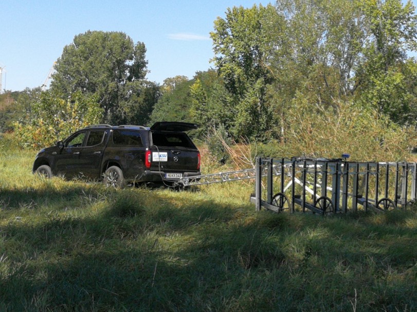Oberflächendetektor befestigt an einem Auto zur Kampfmittelsondierung
(c) CDM Smith
