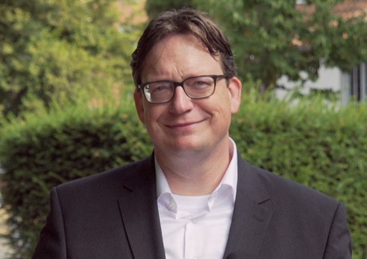 Portraitbild von Arndt Feldmann, Gesamtprojektleiter von Korridor B