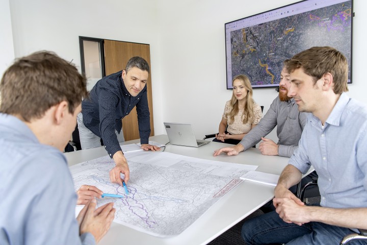 Gespräch des Genehmigungsteams von Korridor B