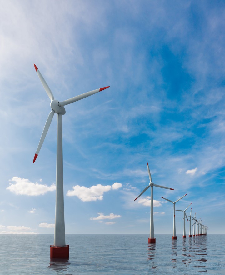 Windräder auf freiem Gewässer
(c) iStock-182441721_sitox