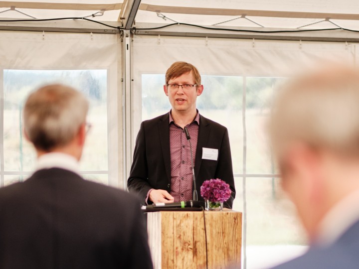 Das Bild zeigt Jens Deutschendorf, Staatssekretär im Hessischen Ministerium für Wirtschaft, Energie, Verkehr und Wohnen