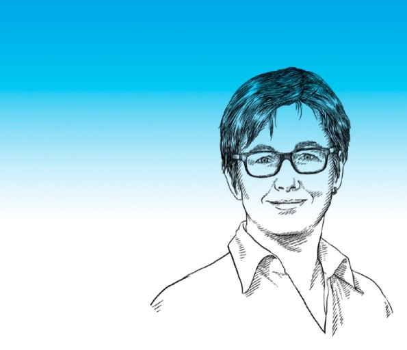 Eine handgezeichnete Porträtillustration einer Person mit kurzen Haaren und Brille. Die Zeichnung ist in Schwarz-Weiß gehalten, während der Hintergrund einen sanften Farbverlauf von Blau zu Weiß aufweist. Die Person trägt ein offenes Hemd und hat einen freundlichen Ausdruck.