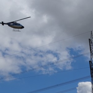 Blau-Weißer Helikopter.