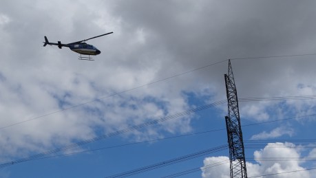 Blau-Weißer Helikopter.