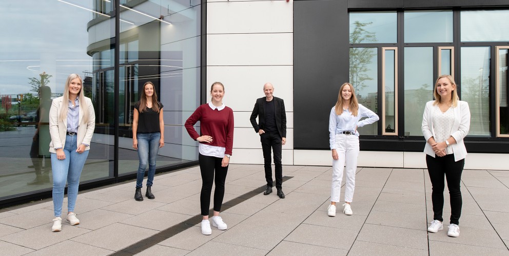 Kim Marie Fleury (von links), Elisa Steiner, Laura Sophie Schönfeldt, Matthias Kulla, Laura Moser und Julia Koenig (Fotonachweis: Amprion)