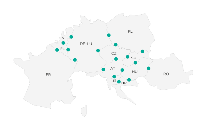 Karte Zentraleuropas mit Hervorhebung der Kapazitätsberechnungsregion „CCR Core“. Dargestellt sind farbige Punkte in den Ländern Belgien (BE), Niederlande (NL), Luxemburg (LU), Deutschland (DE), Frankreich (FR), Polen (PL), Tschechien (CZ), Österreich (AT), Slowakei (SK), Ungarn (HU), Rumänien (RO), Slowenien (SI) und Kroatien (HR). Die Ländergrenzen sind hellgrau, die Hintergrundfläche ist blass. Die Karte veranschaulicht die räumliche Ausdehnung und Mitgliedsstaaten der CCR Core, die für die grenzüberschreitende Kapazitätsberechnung im Strommarkt zuständig sind.