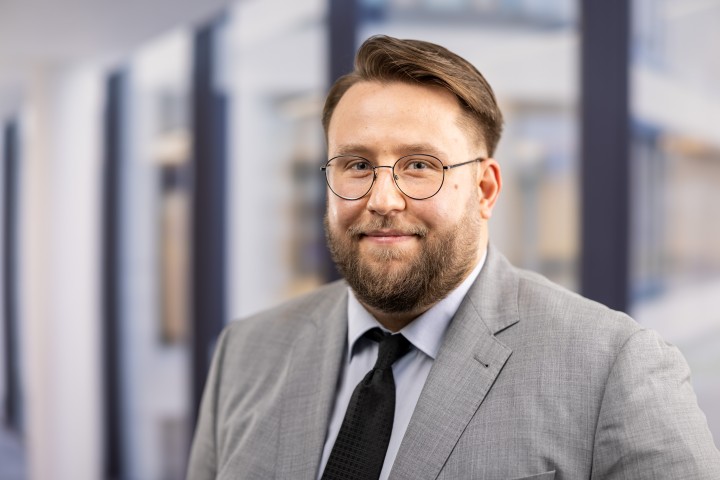 Portraitfoto von Bartos Labus